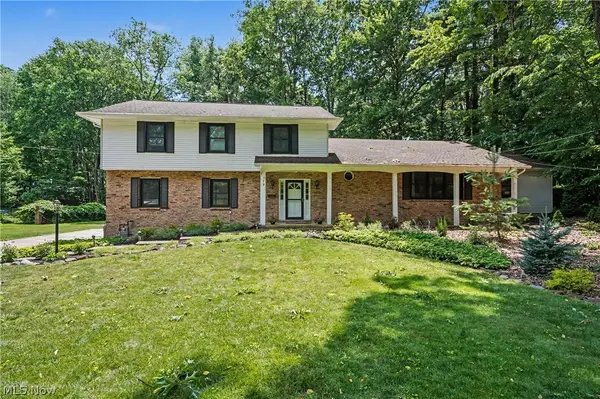 379 Nob Hill Drive, Akron, OH 44303