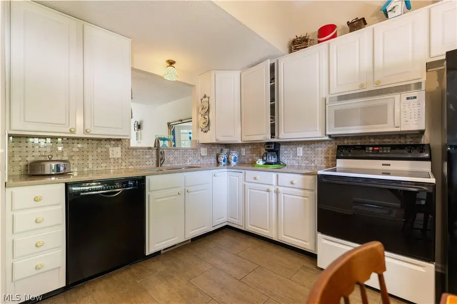 1702 Southpointe Ne Circle, Canton, OH 44714 - #2