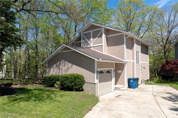 495 Cahoon Road, Bay Village, OH 44140