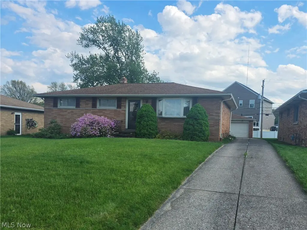 1423 Roanoke Drive, Parma, OH 44134 - #1
