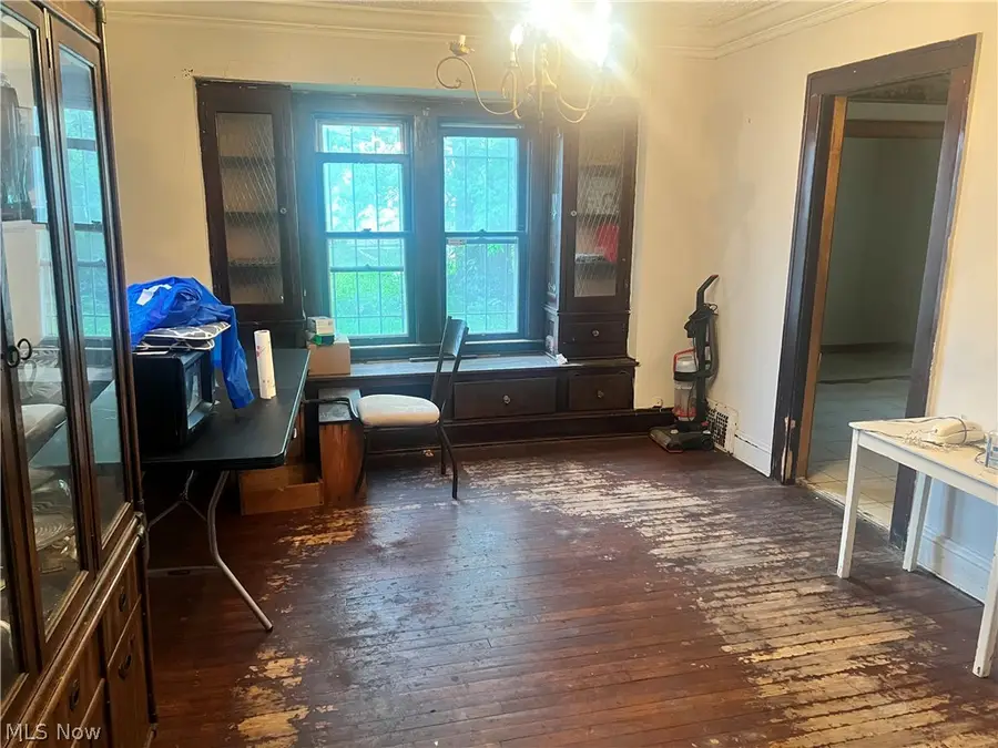 987 E 129th Street, Cleveland, OH 44108 - #3