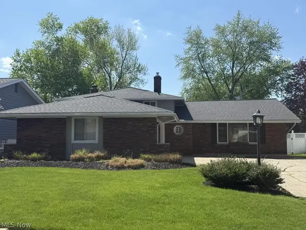 21459 Nottingham Drive, Fairview Park, OH 44126