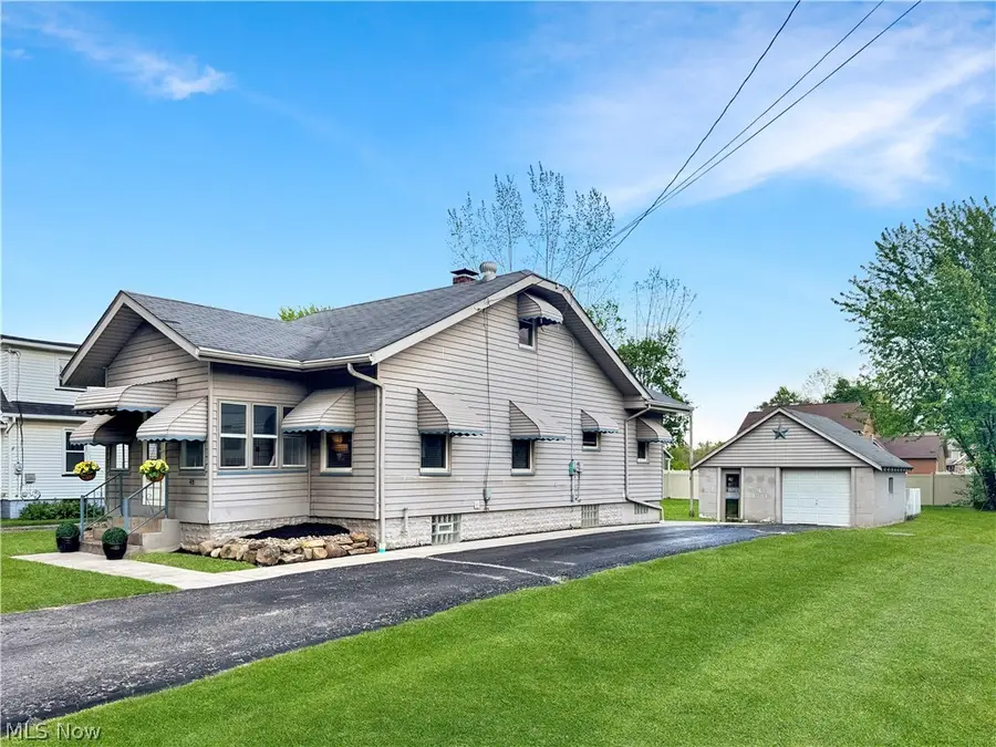 253 N Salem Warren Road, North Jackson, OH 44451 - #3