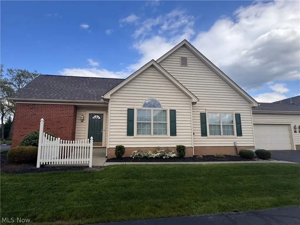 216 Village Court, Columbiana, OH 44408 - #1