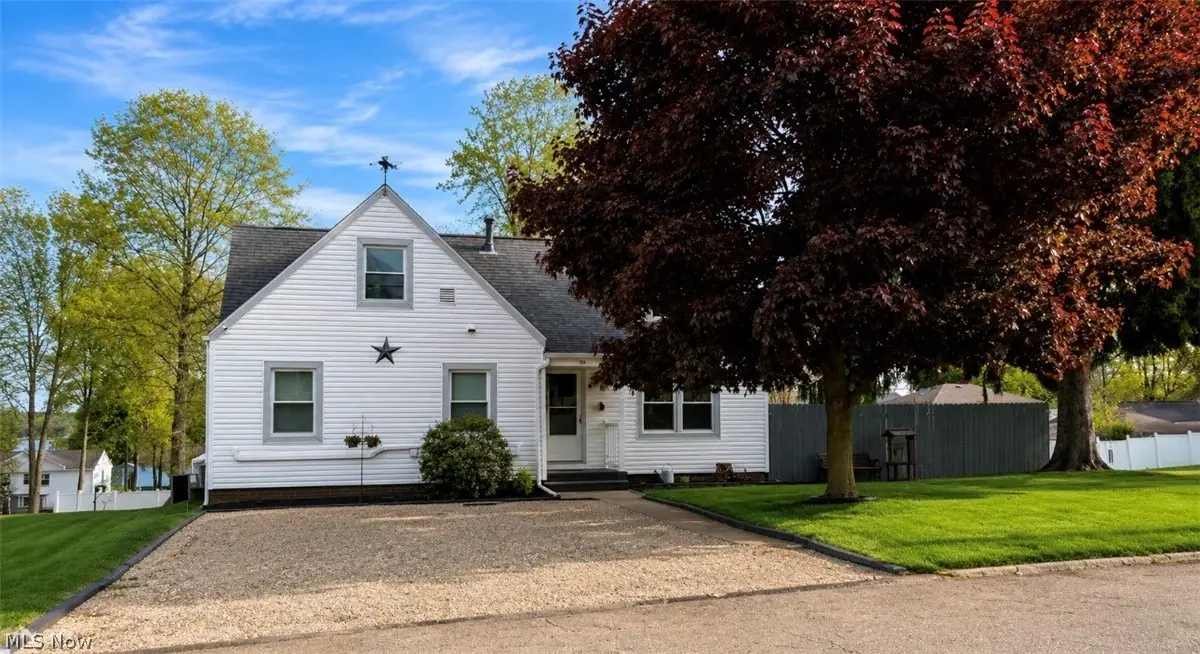 375 E Huston Street, Barberton, OH 44203 - #1
