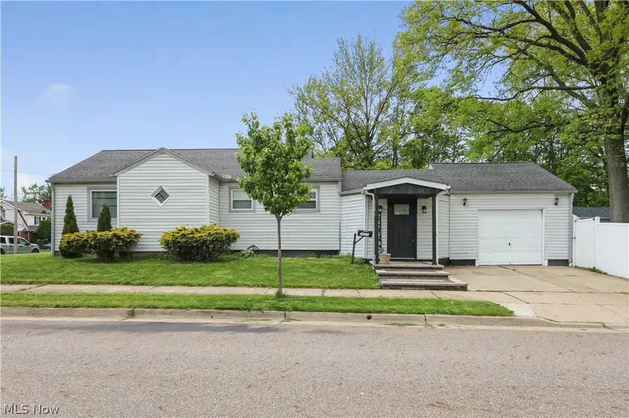 1043 Slosson Street, Akron, OH 44320 - #2