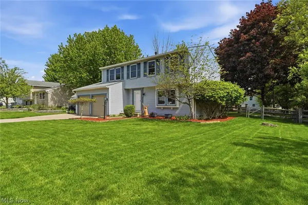 915 Old Farm Trail, Medina, OH 44256