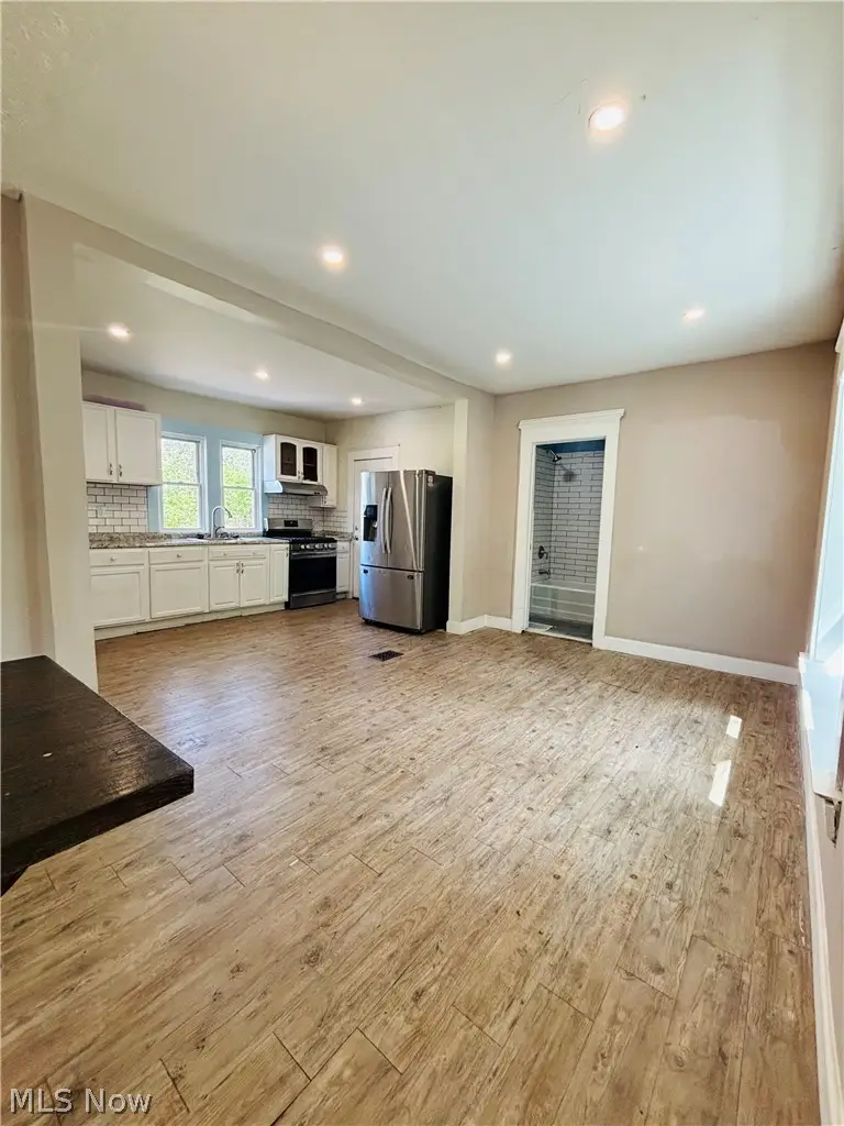 517 East Avenue, Akron, OH 44320 - #3