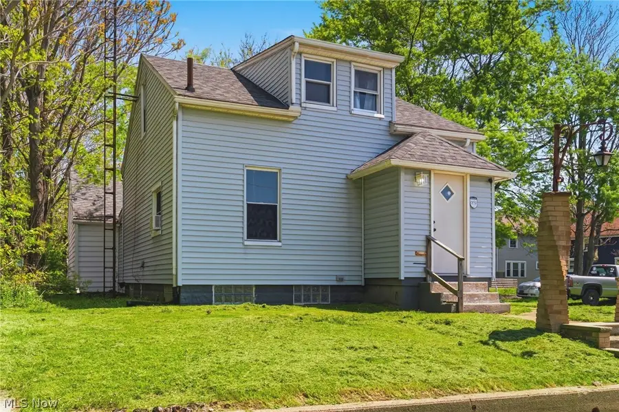 1646 Royal Ne Avenue, Canton, OH 44705 - #2