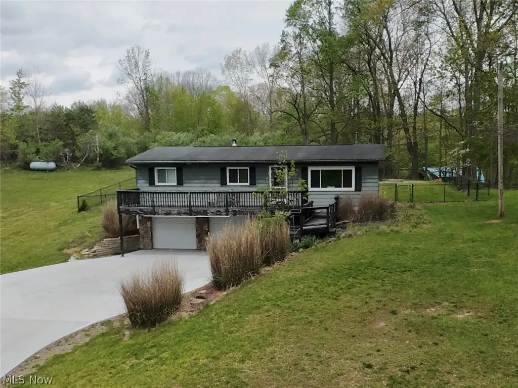 2065 W Buckhorn Drive, Millersburg, OH 44654 - #1