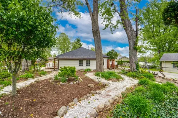 4944 Coleman Drive, New Franklin, OH 44319