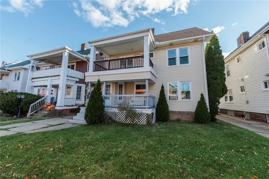 2035 Chesterland Avenue, Lakewood, OH 44107 - #2