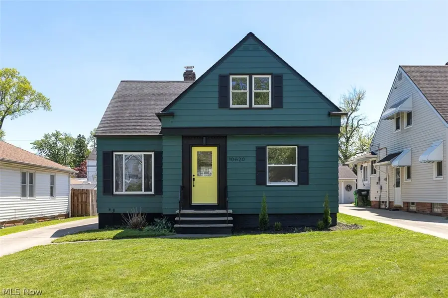 10620 Raymond Avenue, Garfield Heights, OH 44125 - #2