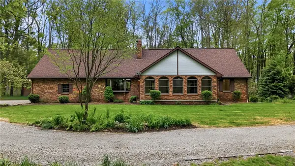 13689 Beard Road, New Springfield, OH 44443