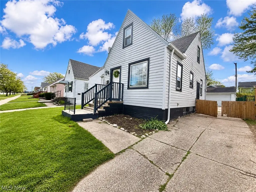 18213 Puritas Avenue, Cleveland, OH 44135 - #1