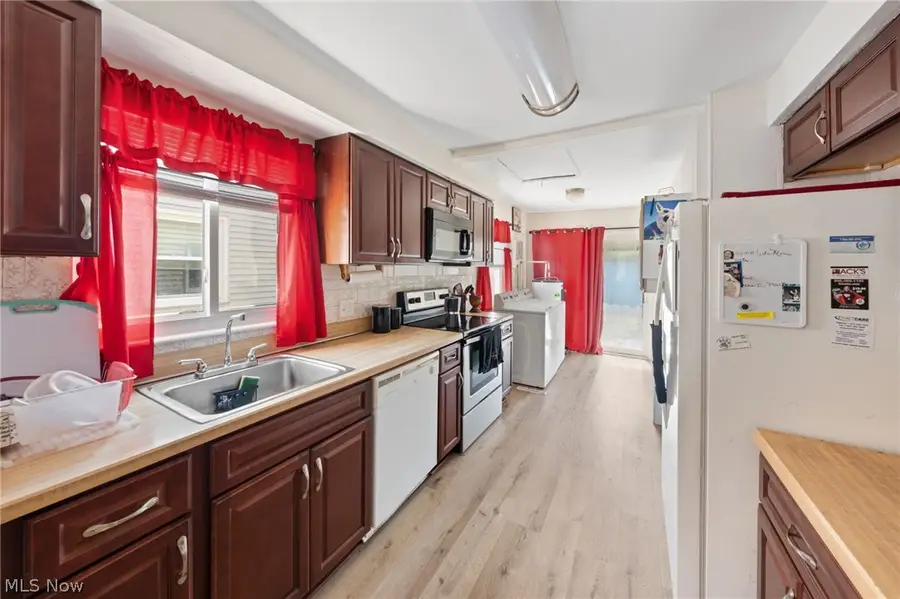 4122 W 145th Street, Cleveland, OH 44135 - #3