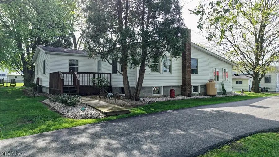 2393 Kinsman Road Northwest, North Bloomfield, OH 44450 - #2