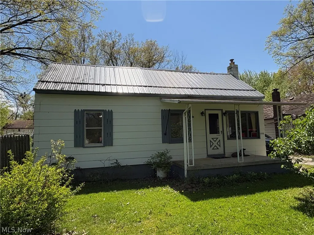 1520 E 27th Street, Ashtabula, OH 44004 - #1