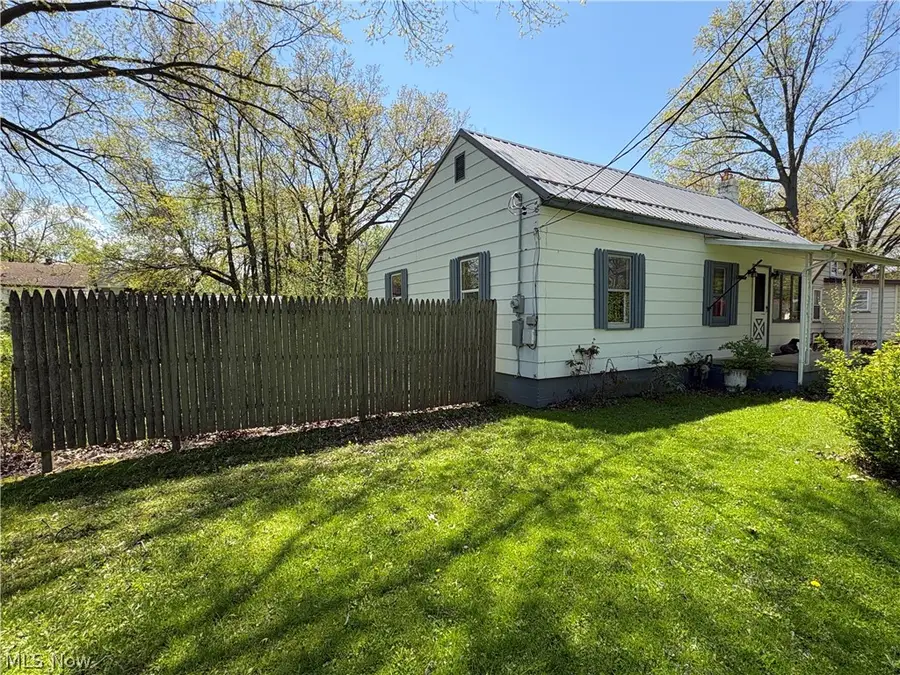 1520 E 27th Street, Ashtabula, OH 44004 - #2