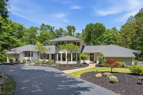 100 Basswood Lane, Moreland Hills, OH 44022