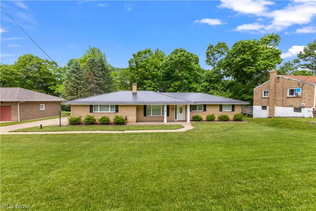 196 Pleasantview Dr, Weirton, WV 26062 - #1