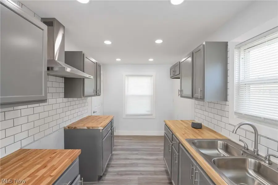4384 E 144th Street, Cleveland, OH 44128 - #2