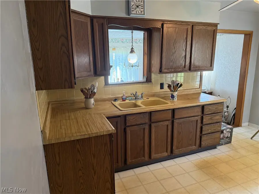 533 Forest Hill Drive, Youngstown, OH 44515 - #3