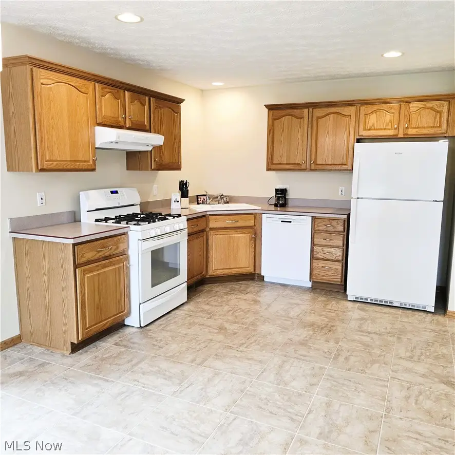 15672 Roxboro Drive, Middleburg Heights, OH 44130 - #2