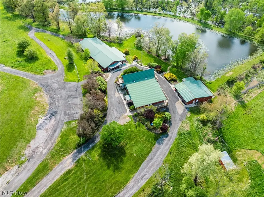 8480 Possum Hollow Nw Road, Dundee, OH 44624 - #2