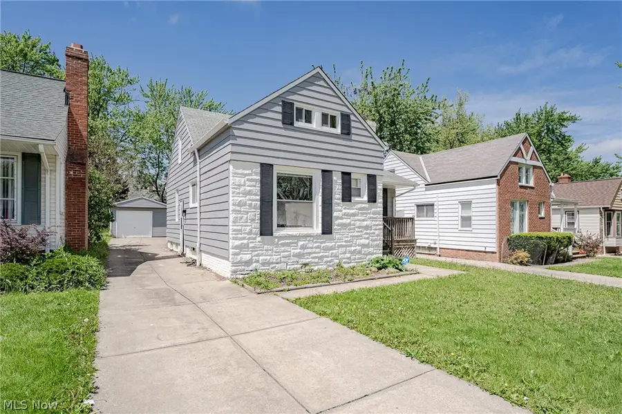 5264 E 117th Street, Garfield Heights, OH 44125 - #2