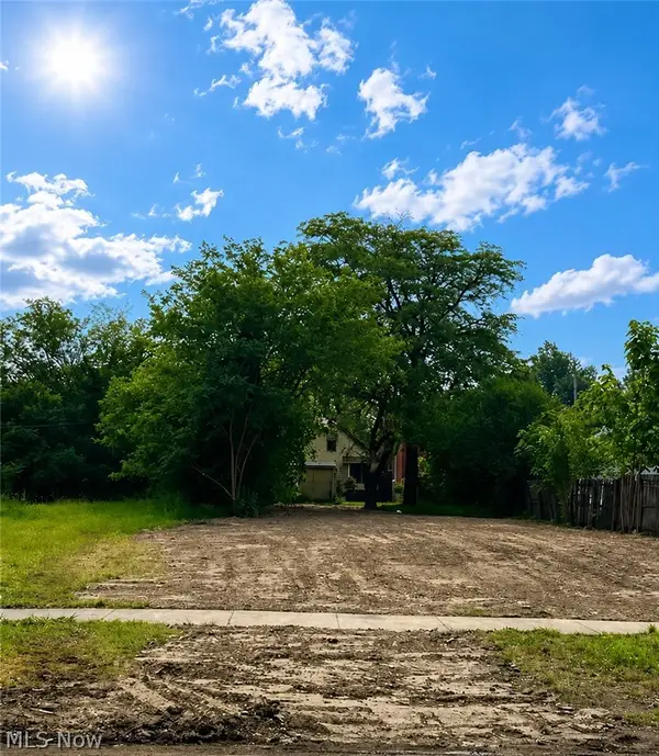 3633 E 147th Street, Cleveland, OH 44120
