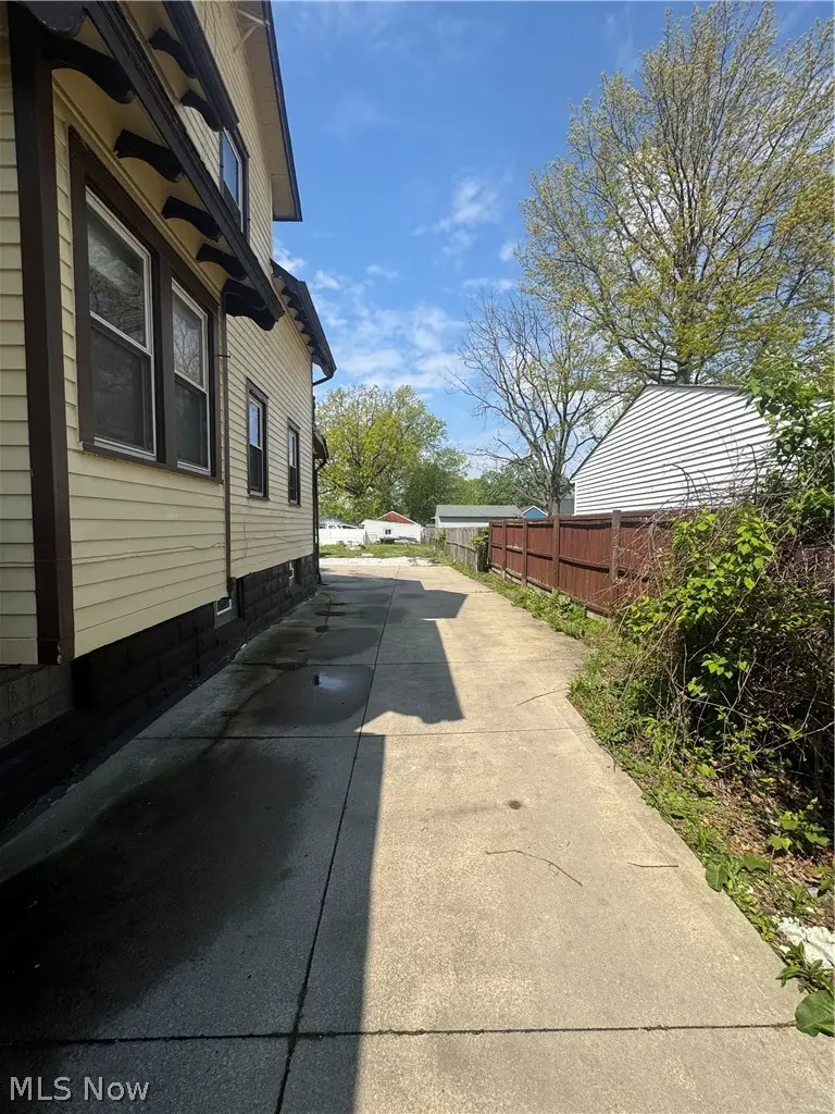 4662 Pearl Road, Cleveland, OH 44109 - #3