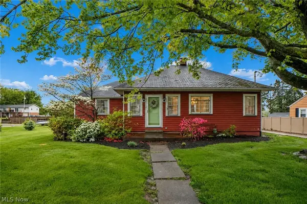 215 Lake Ne Avenue, Hartville, OH 44632