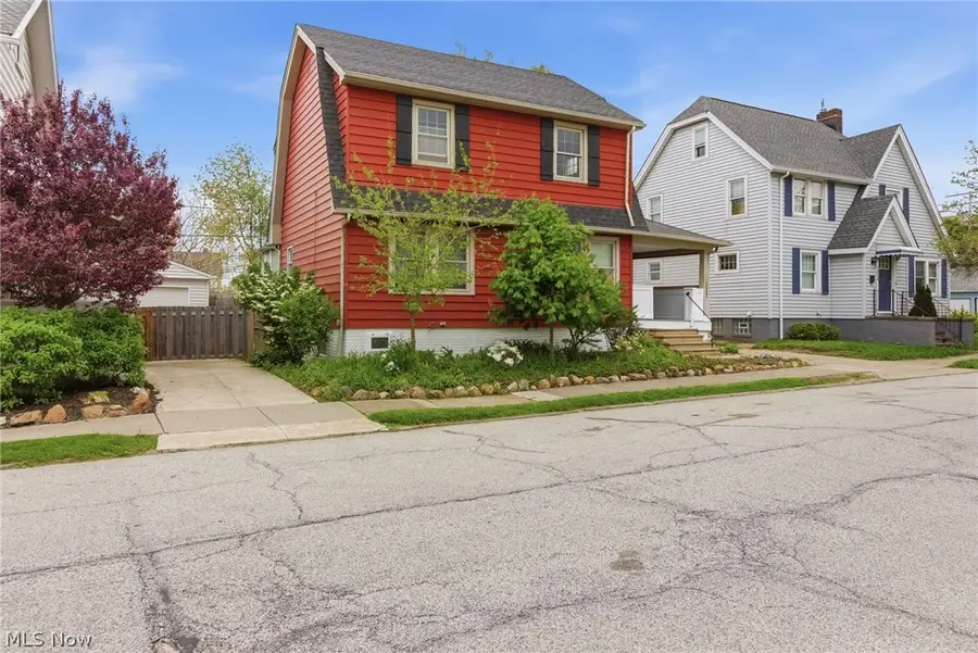 1521 Blossom Park Avenue, Lakewood, OH 44107 - #3