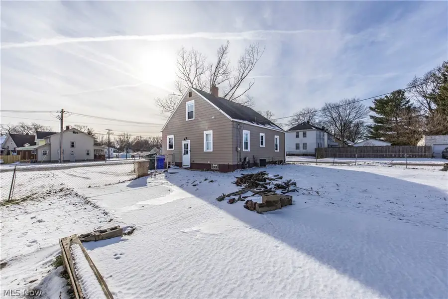 33 Pierce Avenue, Cuyahoga Falls, OH 44221 - #2