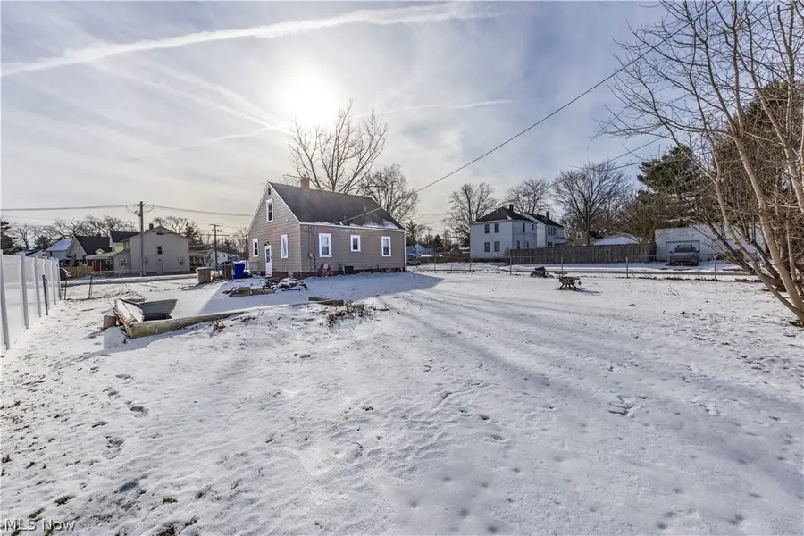 33 Pierce Avenue, Cuyahoga Falls, OH 44221 - #3