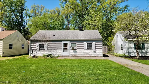 863 North, Painesville, OH 44077