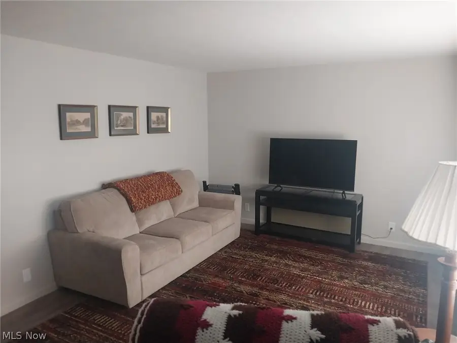 3009 Willowrow Ne Avenue, Canton, OH 44705 - #3