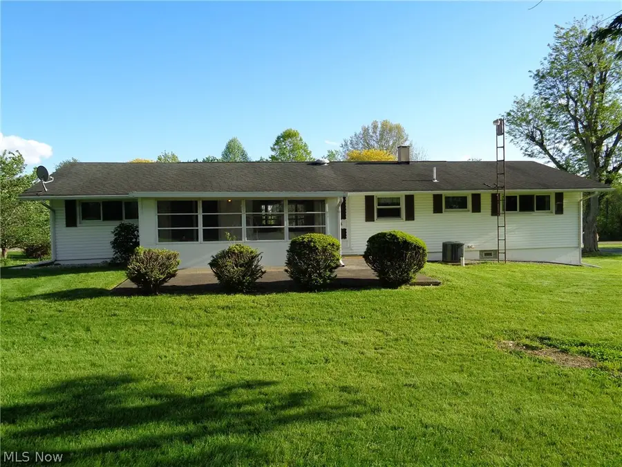 6105 Parknoll Sw Street, Massillon, OH 44646 - #2