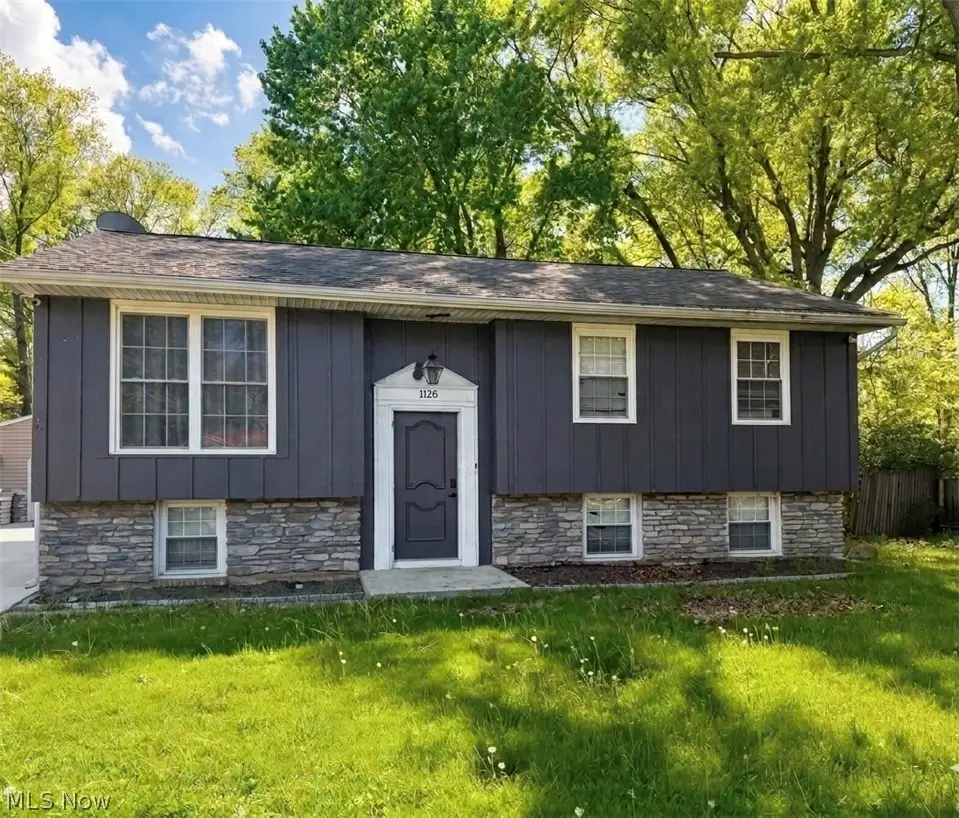 1128 Oakwood Drive, Vermilion, OH 44089 - #1