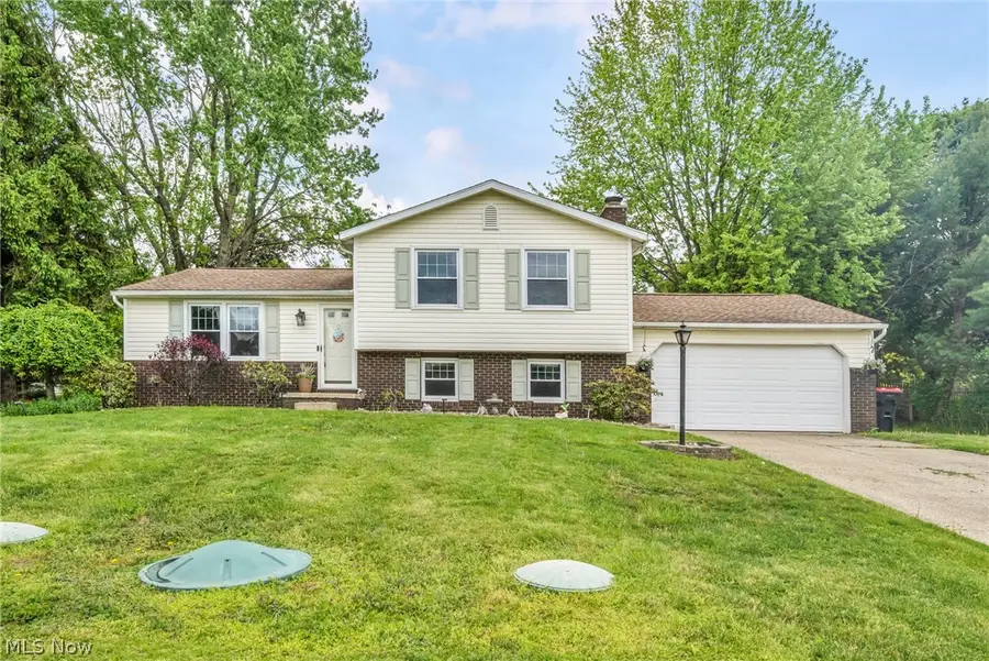 1044 Tumbleweed Ne Street, Uniontown, OH 44685 - #2