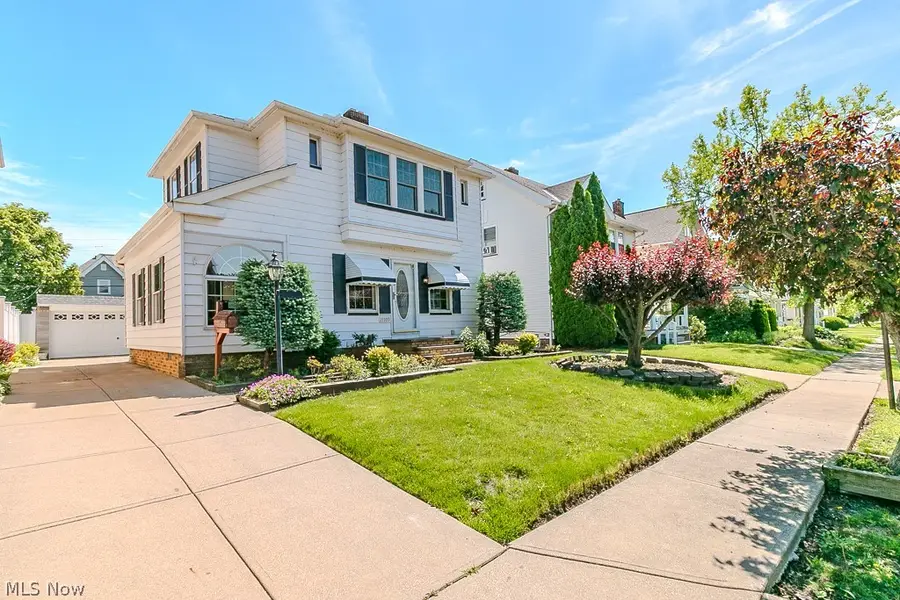 17709 Crestland Road, Cleveland, OH 44119 - #2