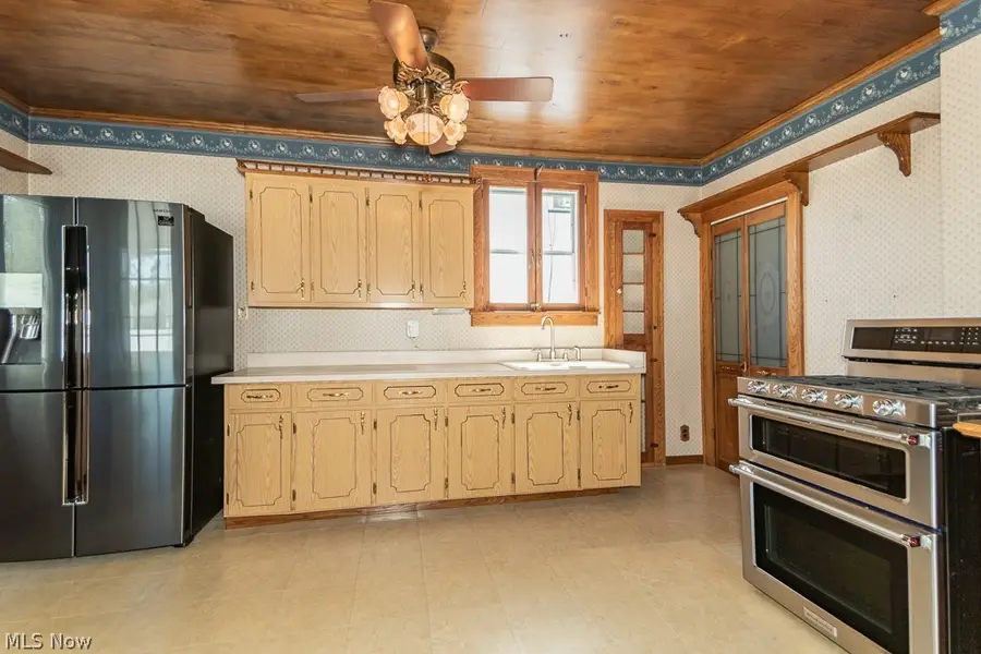 17709 Crestland Road, Cleveland, OH 44119 - #3