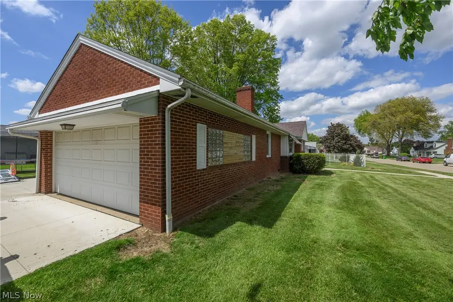 1107 4th Ne Street, Massillon, OH 44646 - #3