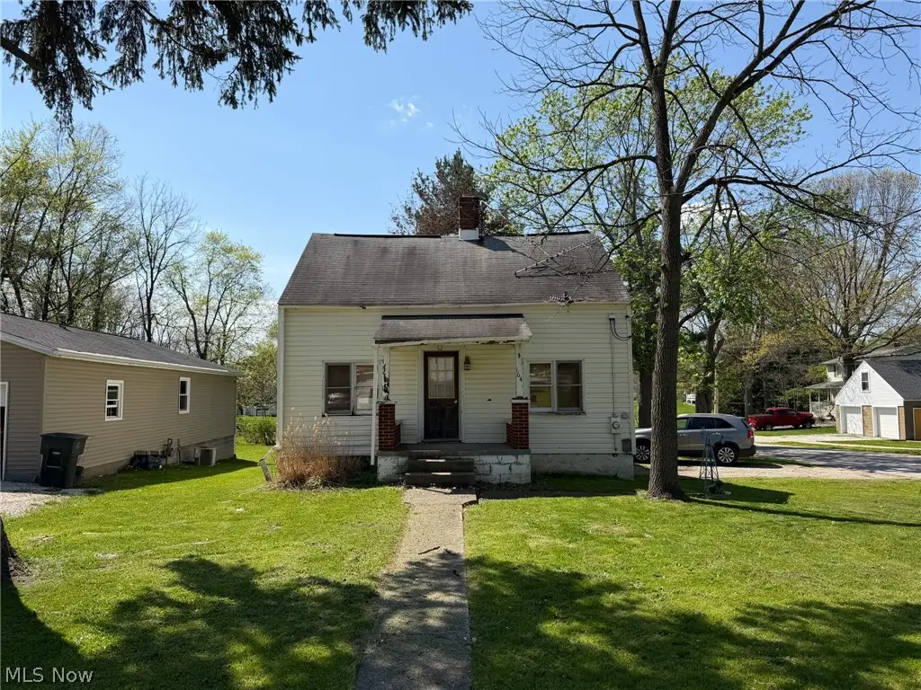 164 N Avon Avenue, Wadsworth, OH 44281 - #1