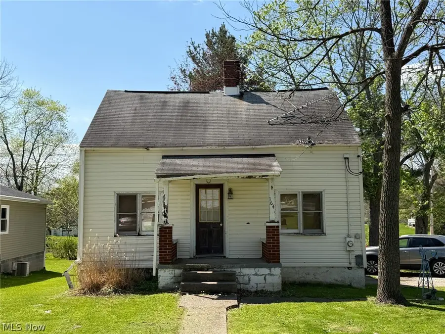 164 N Avon Avenue, Wadsworth, OH 44281 - #2