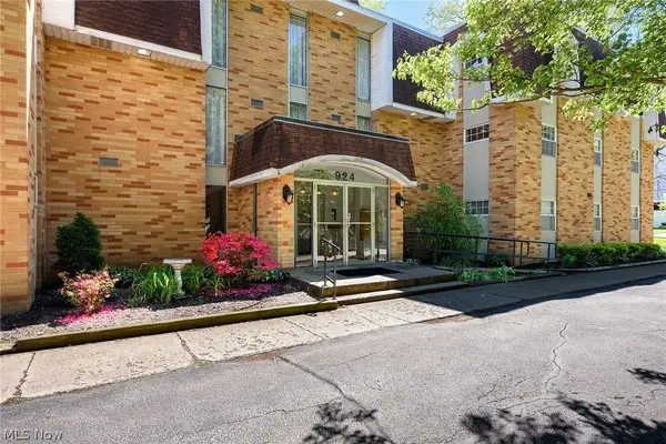 924 Memorial #207, Akron, OH 44303
