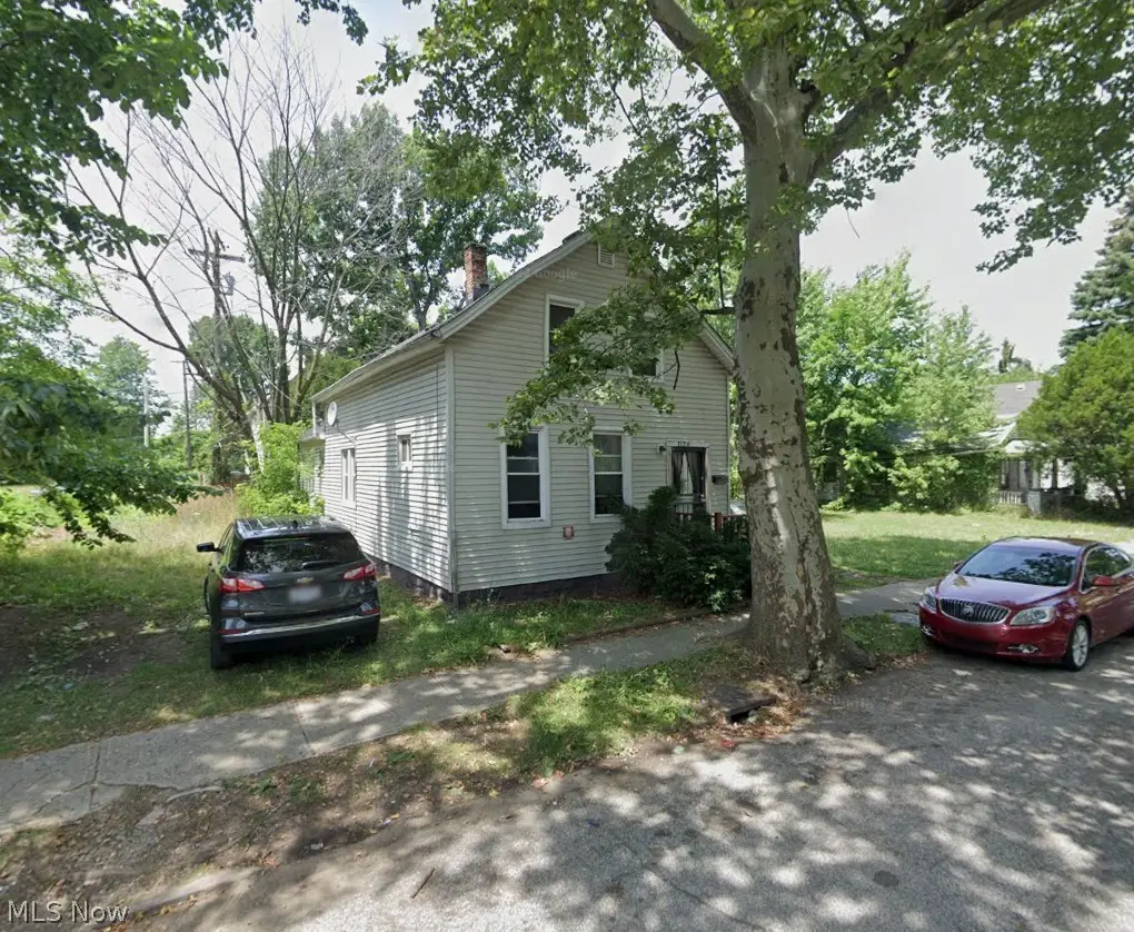 1126 E 77th Street, Cleveland, OH 44103 - #1