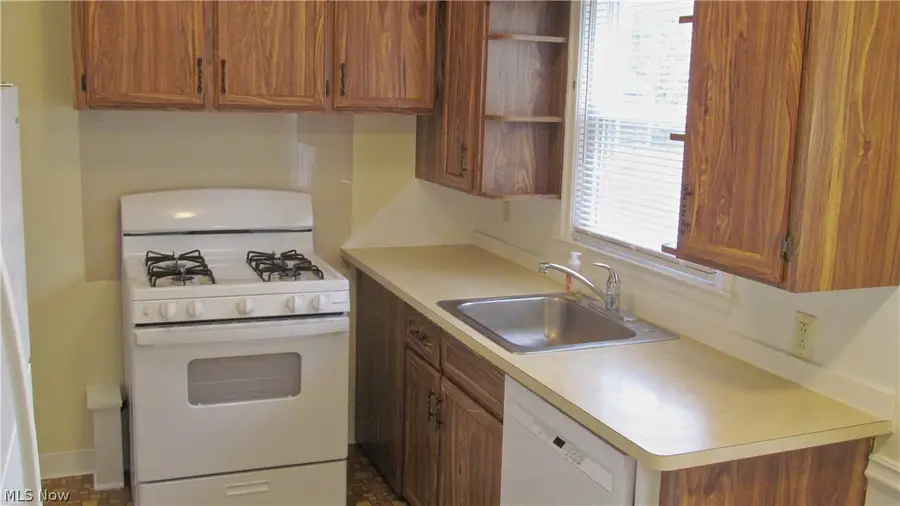 2346 26th Street, Cuyahoga Falls, OH 44223 - #2