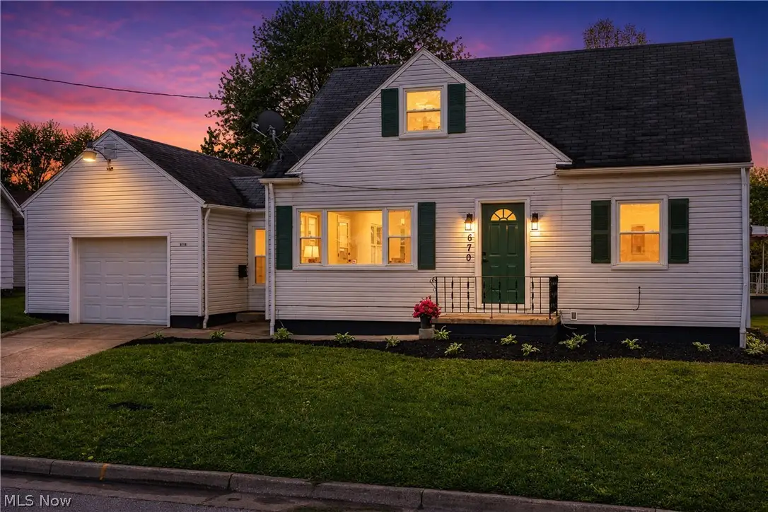 670 Davis Street, Akron, OH 44310 - #1